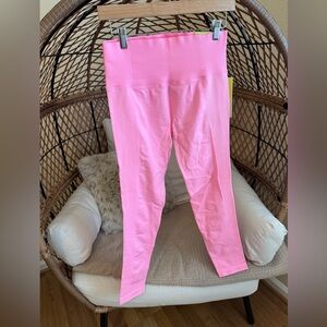 All in Motion High Rise Seamless Leggings Neon Pink Large NWT